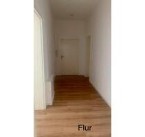 Renovierte 3 Zimmer Wohnung (87m2) mit Balkon, Terrasse - Chemnitz Helbersdorf