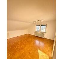 Helle 3,5-Zimmer-Dachgeschosswohnung (63 m²) ab sofort - Kuchen