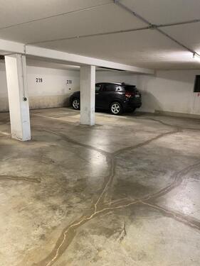 Foto - Tiefgarage zu vermieten - 90,00 EUR Kaltmiete,
