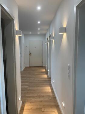 Foto - Erstbezug nach Kernsanierung 4-Zimmer Whg. Balkon und EBK gehoben