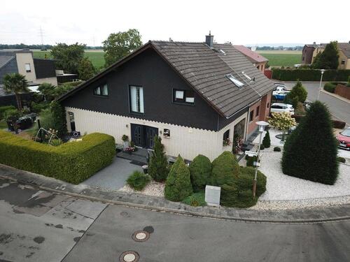 Foto - modernisierte gepflegte Doppelhaushälfte in Düren Mariaweiler