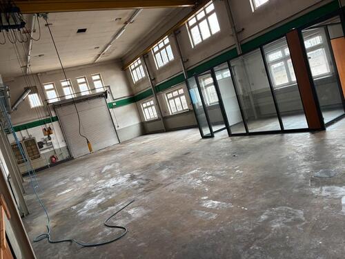 Foto - Produktions-Lagerhalle - 3.900,00&nbsp;EUR Kaltmiete, ca.&nbsp; 6,00&nbsp;m&sup2;