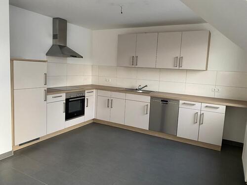 Foto - NEUWERTIGE 3-ZIMMER-WOHNUNG BESTE LAGE KÜCHE BALKON STELLPLATZ