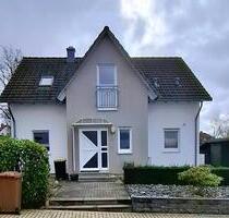 Freistehendes Einfamilienhaus mit Garten und Carport zu vermieten - Immenhausen