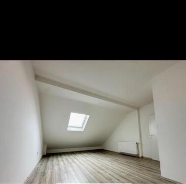 Foto - 5 Zimmer Dachgeschoßwohnung in Weisenheim am Sand