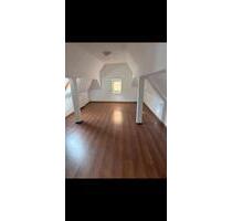 WG Wohnung Dachgeschoss - 650,00&nbsp;EUR Kaltmiete, ca.&nbsp; 45,00&nbsp;m&sup2; in Albersweiler (PLZ: 76857)