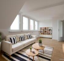 Renovierte DG-Wohng. zu 80 qm, 3 Zim., Einbauküche, Dachterrasse, Gartennutzung, in Möhnesee!