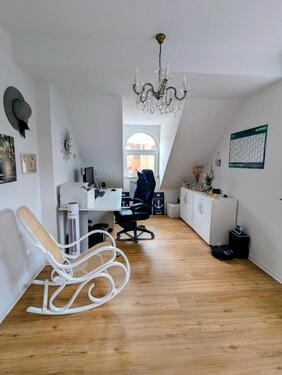 Foto - Geräumige 94m², renovierte 3 Raum Wohnung mit Küche und Balkon