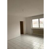 Kapitalanlage - 2 Zimmer, Kitchenette und Bad im Herzen von Ho - Homburg