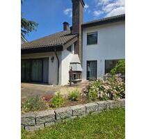 Zweifamilienhaus mit Garage (1PKW) und 1PKW Stellplatz im Freien - Uhldingen-Mühlhofen