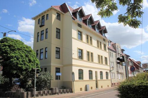 Foto - Ab 01. Juli 2026 In Nähe AMEOS-Klinikum: DG-2Raum-Wohnung mit Einbauküche!