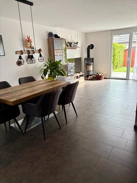 Foto - Modernes Reihenmittelhaus mit kleinem Garten