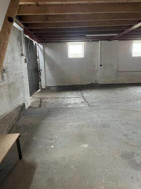 Foto - 130 m², Lagerfläche f. PKW, Arbeitsmaterial, (keine Werkstatt!)