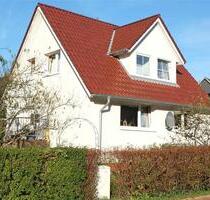 Lichtdurchflutetes Einfamilienhaus mit viel potenzial und neuen Fenstern in Boostedt zu vermieten! Eine Sofortinformation erhalten Sie unter 01724540895