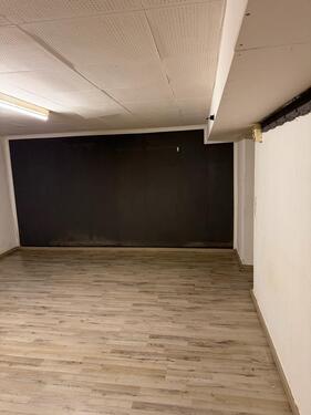 Foto - Ab 2026 biete einer Lager oder Hobby Raum