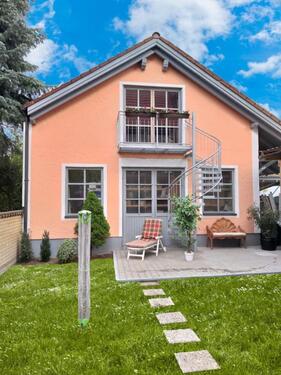 Foto - Möblierte OG-Wohnung, Grundfl.ca.70qm, mit TerrasseGartenanteil