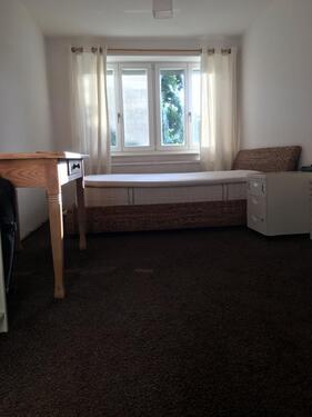 Foto - München: Möbliertes Zimmer an Wochenendheimfahrer*in zu vermieten