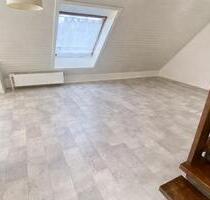 Helle 3-Zimmer-Maisonnette mit TG-Stellplatz - Stuttgart Zuffenhausen