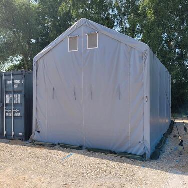 Foto - Stellplatz für Wohnwagen Wohnmobil in Zeltgarage 4m x 8m