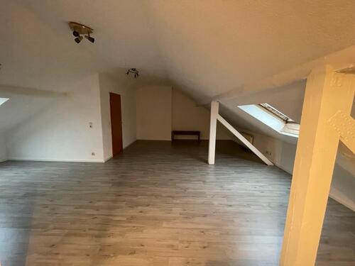 Foto - 1 Zimmer Dachgeschoßwohnung zur Miete in Saarbrücken