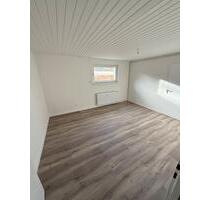 Großzügige neu frisch sanierte 6-Zimmer Kellerwohnung - Göttingen Oststadt