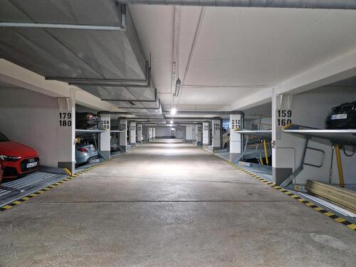 Foto - Tiefgaragenstellplatz in der Therese-Giehse-Allee