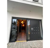 Exklusiv sanierte 1,5-Zimmer-Wohnung mit Loggia, Stellplatz & Des - Aichtal