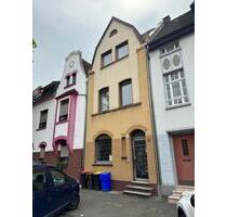 Familienfreundliches Stadthaus mit 4 Zimmern, Garten - Krefeld Gartenstadt