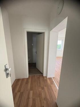 Foto - + + + SANIERTE 1 ZKB WOHNUNG WELLESWEILER + + +