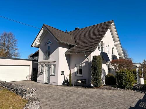 Foto - Modernes, familienfreundliches Einfamilienhaus