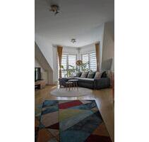 Schöne, helle 2 Zimmer Wohnung - 1.100,00&nbsp;EUR Kaltmiete, ca.&nbsp; 70,00&nbsp;m&sup2; in Deidesheim (PLZ: 67146)