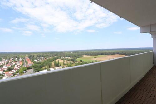 Foto - 2,5 Zimmerwohnung, EBK, PKW-Stellplatz, Weitblick 20.OG