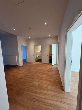 Foto - WG geeignete 3 Zimmer-Studentenwohnung inkl. Küche neben dem Rhein-Center! [VAC-21613]