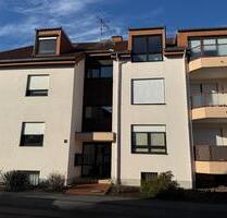 Attraktive 2-Zimmer-Wohnung, Balkon + Kfz.-Stellplatz - Friedrichsdorf