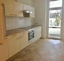 Preiswert wohnen im Dachgeschoss mit Einbauküche und Balkon - Chemnitz Bernsdorf