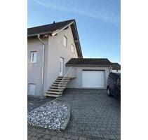 Flexibles Wohnhaus mit großem Garten & Werkstatt-Garage - Hanhofen