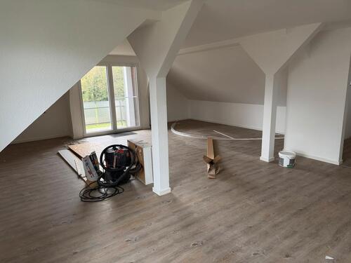 Foto - Wohnung 5 ZKB Boffzen, MFH, renoviert