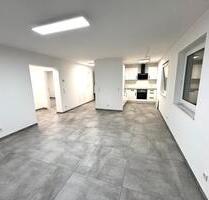Moderne 3ZKB. Separate Eingang. Fussbodenheizung - Neunkirchen