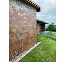 Wohnhaus im Auetal mit großem Grundstück und Garagen 477300 €