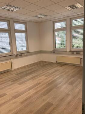 Foto - Büroraum Praxisräume zur Miete - 280,00&nbsp;EUR Kaltmiete, ca.&nbsp; 28,00&nbsp;m&sup2;