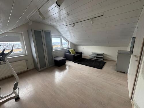 Foto - Dachgeschoss - 950,00&nbsp;EUR Kaltmiete, ca.&nbsp; 70,00&nbsp;m&sup2;