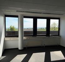 heller, moderner Büroraum - 493,00&nbsp;EUR Kaltmiete, ca.&nbsp; 29,00&nbsp;m&sup2; in Leonberg (PLZ: 71229)