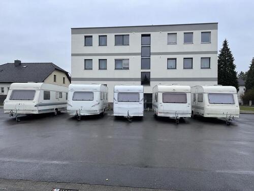 Foto - Stellplätze Wohnwagen Wohnmobil Auto Anhänger