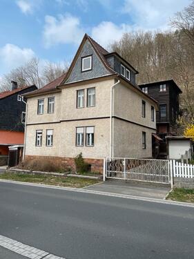 Foto - Zweifamilienhaus mit Werkstattgebäude