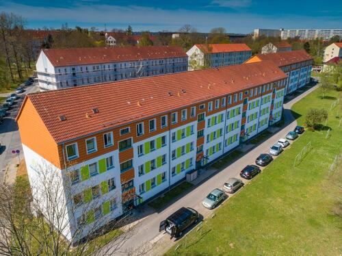 Foto - Jackpot! Modernisierte 2RW mit bodentiefer Dusche und XXL Balkon!
