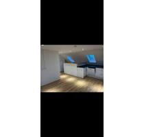 3-Zimmer-Dachgeschosswohnung (58 qm) in Ronnenberg mit Feldblick 3-Zimmer-Dachgeschosswohnung (58 qm) in Ronnenberg mit Feldblick