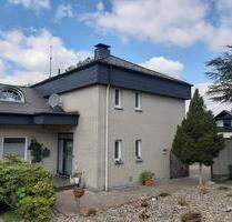 Villa im Grünen Rinteln OT - 1.850,00&nbsp;EUR Kaltmiete, ca.&nbsp; 258,00&nbsp;m&sup2; in Rinteln (PLZ: 31737)