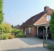Attraktives Einfamilienhaus mit gepflegtem Garten und Doppelcarport - Sittensen