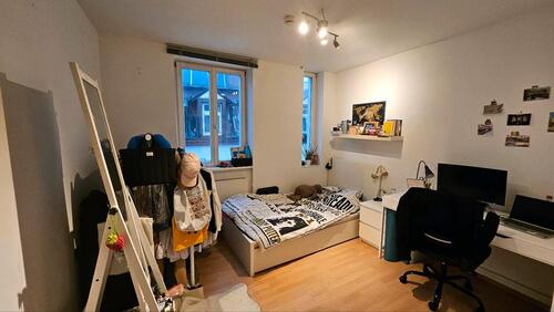 Foto - Möbliertes WG-Zimmer in zentraler Lage