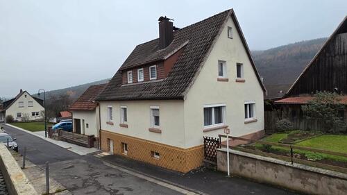 Foto - Einfamilienhaus mit Garage, Parkplatz, EK und Kamin_ohne Makler